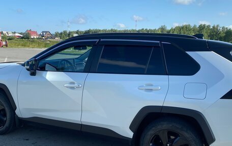 Toyota RAV4, 2021 год, 4 250 000 рублей, 5 фотография