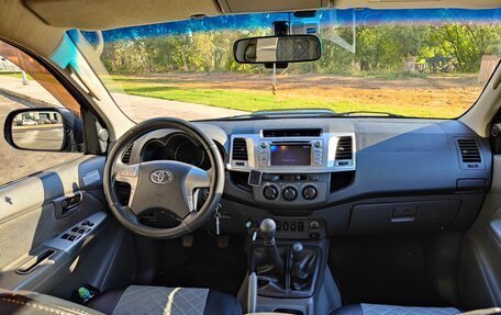 Toyota Hilux VII, 2013 год, 1 900 000 рублей, 13 фотография