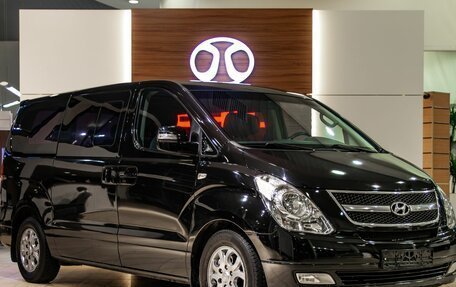 Hyundai Grand Starex Grand Starex I рестайлинг 2, 2014 год, 1 895 000 рублей, 3 фотография