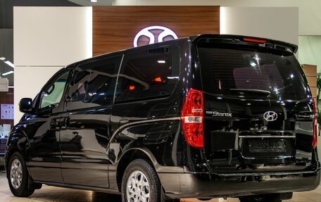 Hyundai Grand Starex Grand Starex I рестайлинг 2, 2014 год, 1 895 000 рублей, 4 фотография