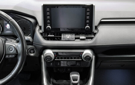 Toyota RAV4, 2020 год, 2 799 000 рублей, 15 фотография