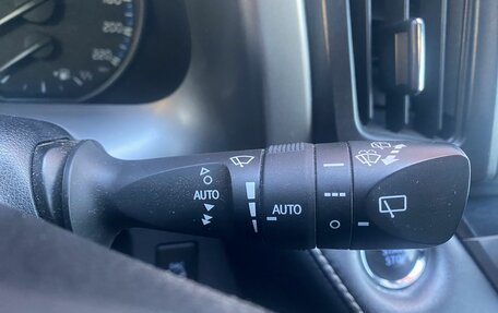 Toyota RAV4, 2018 год, 1 939 000 рублей, 29 фотография