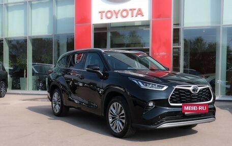 Toyota Highlander, 2024 год, 6 890 000 рублей, 7 фотография