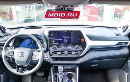 Toyota Highlander, 2024 год, 6 890 000 рублей, 23 фотография