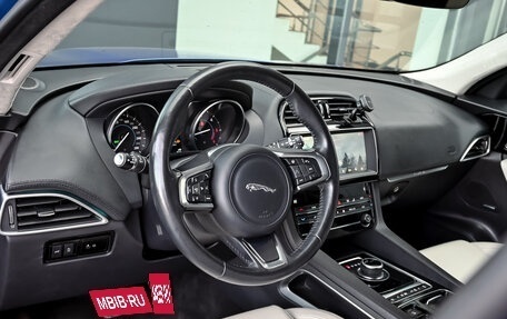 Jaguar F-Pace, 2018 год, 3 190 000 рублей, 12 фотография
