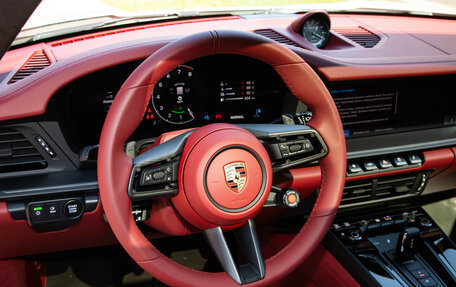 Porsche 911, 2025 год, 32 000 000 рублей, 16 фотография