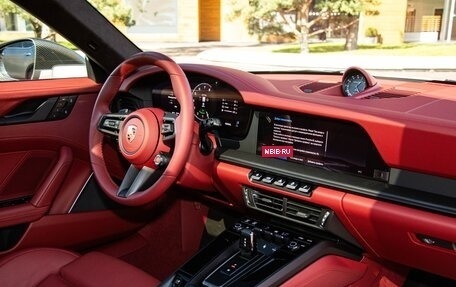 Porsche 911, 2025 год, 32 000 000 рублей, 22 фотография