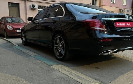 Mercedes-Benz E-Класс, 2019 год, 3 300 000 рублей, 5 фотография