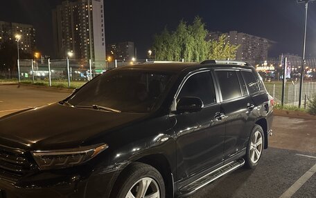 Toyota Highlander III, 2013 год, 2 000 000 рублей, 2 фотография