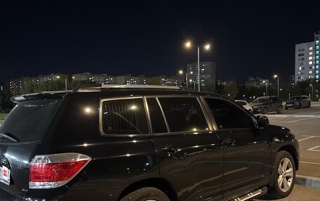 Toyota Highlander III, 2013 год, 2 000 000 рублей, 4 фотография