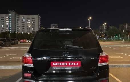 Toyota Highlander III, 2013 год, 2 000 000 рублей, 3 фотография