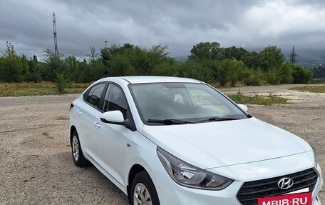 Hyundai Solaris II рестайлинг, 2018 год, 1 150 000 рублей, 3 фотография