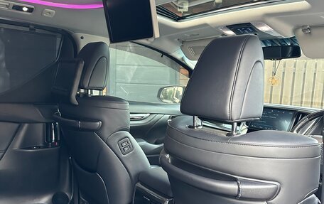 Toyota Vellfire II, 2017 год, 3 650 000 рублей, 13 фотография