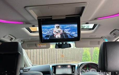 Toyota Vellfire II, 2017 год, 3 650 000 рублей, 14 фотография