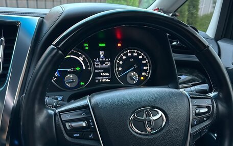 Toyota Vellfire II, 2017 год, 3 650 000 рублей, 10 фотография