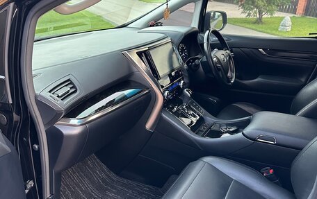 Toyota Vellfire II, 2017 год, 3 650 000 рублей, 18 фотография