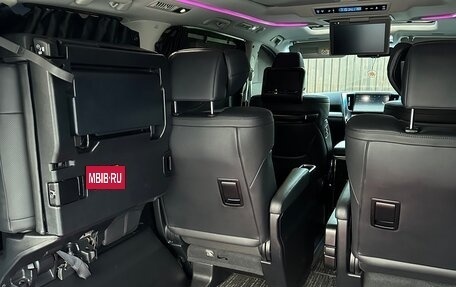 Toyota Vellfire II, 2017 год, 3 650 000 рублей, 20 фотография