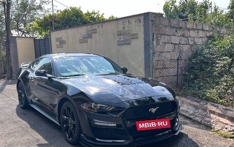 Ford Mustang VI рестайлинг, 2020 год, 2 100 000 рублей, 8 фотография