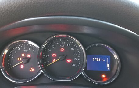 Renault Logan II, 2017 год, 769 000 рублей, 8 фотография