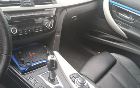 BMW 3 серия, 2017 год, 1 800 000 рублей, 10 фотография