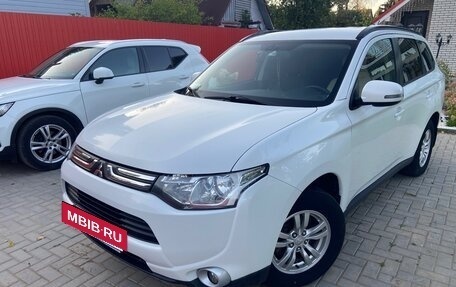 Mitsubishi Outlander III рестайлинг 3, 2012 год, 1 150 000 рублей, 3 фотография