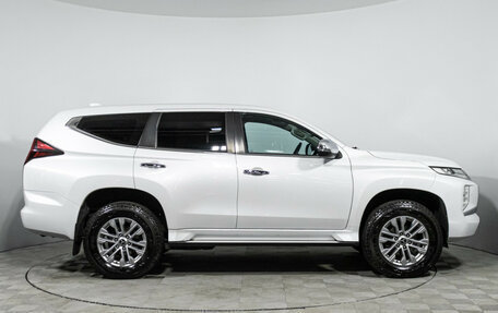 Mitsubishi Pajero Sport III рестайлинг, 2020 год, 3 749 700 рублей, 4 фотография