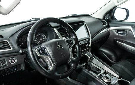 Mitsubishi Pajero Sport III рестайлинг, 2020 год, 3 749 700 рублей, 11 фотография
