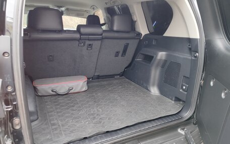 Toyota Land Cruiser Prado 150 рестайлинг 2, 2021 год, 5 800 000 рублей, 2 фотография