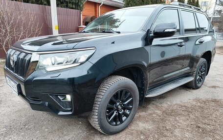Toyota Land Cruiser Prado 150 рестайлинг 2, 2021 год, 5 800 000 рублей, 10 фотография