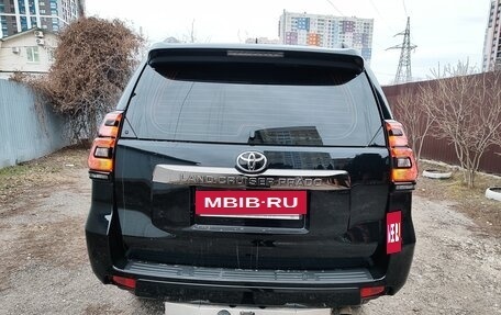 Toyota Land Cruiser Prado 150 рестайлинг 2, 2021 год, 5 800 000 рублей, 4 фотография