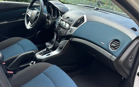 Chevrolet Cruze II, 2013 год, 820 000 рублей, 10 фотография