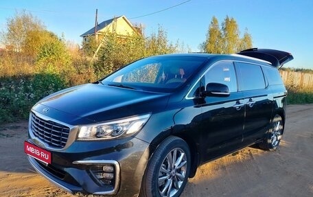 KIA Carnival III, 2019 год, 2 150 000 рублей, 1 фотография