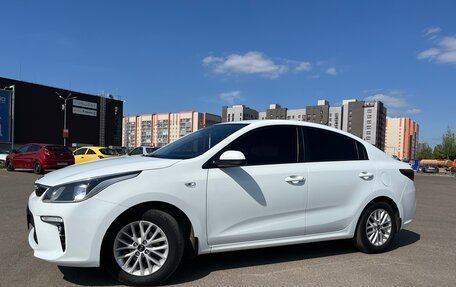 KIA Rio IV, 2018 год, 1 350 000 рублей, 2 фотография