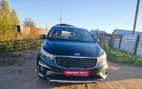 KIA Carnival III, 2019 год, 2 150 000 рублей, 2 фотография