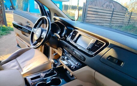 KIA Carnival III, 2019 год, 2 150 000 рублей, 5 фотография