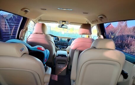 KIA Carnival III, 2019 год, 2 150 000 рублей, 9 фотография