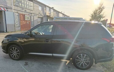 Mitsubishi Outlander III рестайлинг 3, 2021 год, 2 400 000 рублей, 4 фотография