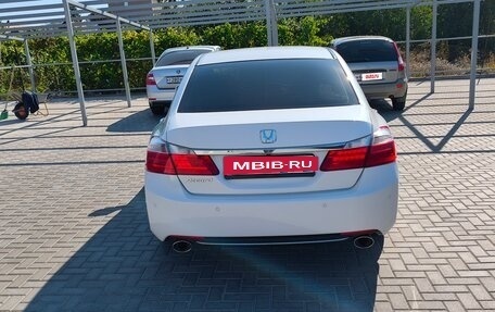 Honda Accord IX рестайлинг, 2013 год, 1 890 000 рублей, 8 фотография