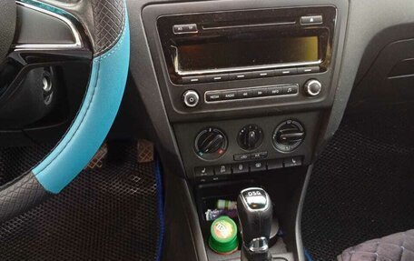 Skoda Rapid I, 2015 год, 800 000 рублей, 4 фотография