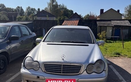Mercedes-Benz C-Класс, 2002 год, 330 000 рублей, 1 фотография