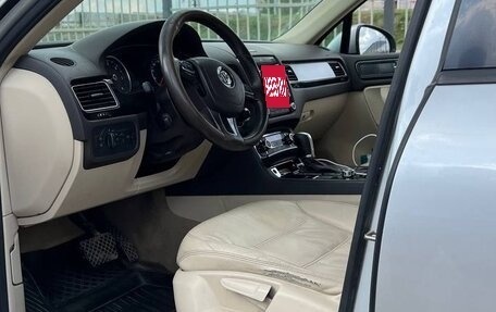 Volkswagen Touareg III, 2011 год, 1 500 000 рублей, 6 фотография