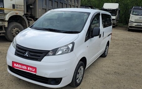 Mitsubishi Delica V, 2015 год, 1 750 000 рублей, 2 фотография