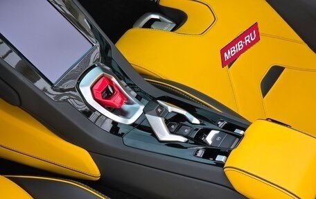 Lamborghini Huracán, 2022 год, 28 220 000 рублей, 14 фотография