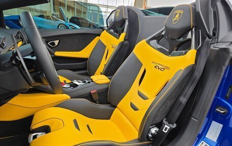 Lamborghini Huracán, 2022 год, 28 220 000 рублей, 18 фотография