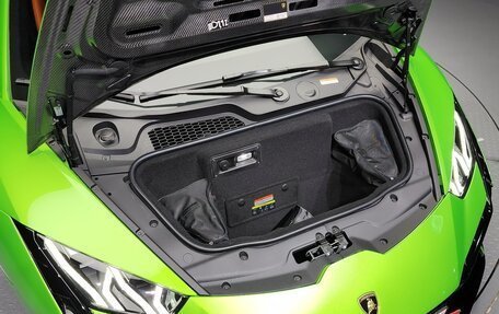 Lamborghini Huracán, 2023 год, 29 000 000 рублей, 9 фотография