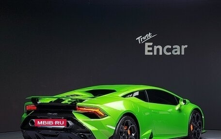Lamborghini Huracán, 2023 год, 29 000 000 рублей, 4 фотография