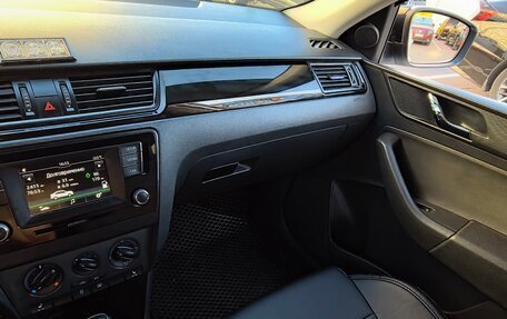 Skoda Rapid I, 2015 год, 1 050 000 рублей, 22 фотография