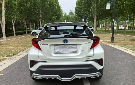 Toyota C-HR I рестайлинг, 2022 год, 1 918 000 рублей, 4 фотография