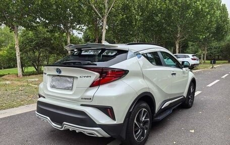 Toyota C-HR I рестайлинг, 2022 год, 1 918 000 рублей, 5 фотография