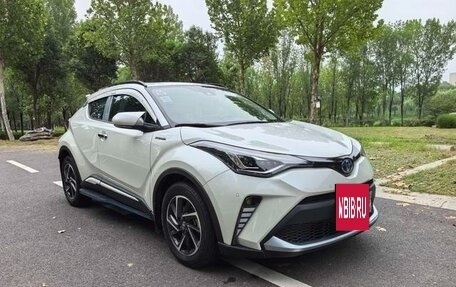 Toyota C-HR I рестайлинг, 2022 год, 1 918 000 рублей, 7 фотография